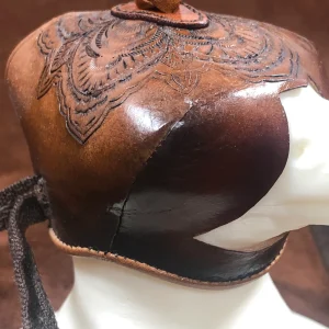 Caperuza angloindia troquelada