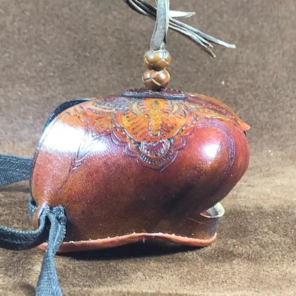 Caperuza Angloindia troquelada 3